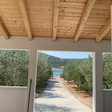 Semesterbostad Beachfront House Melissa