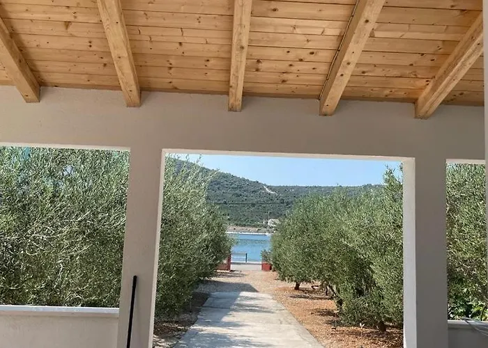 Semesterbostad Beachfront House Melissa