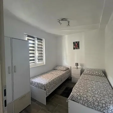 Holiday home Beachfront House Melissa Vinisce
