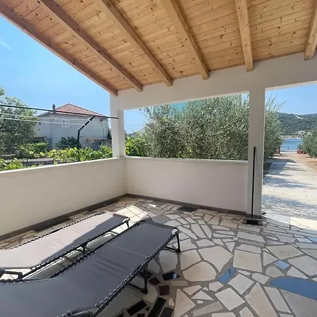 Nyaraló Beachfront House Melissa