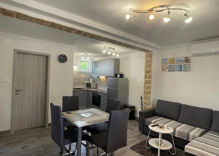 Beachfront House Melissa